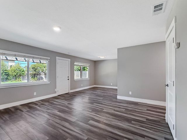 7013 Thomas Dr, North Highlands, CA 95660
