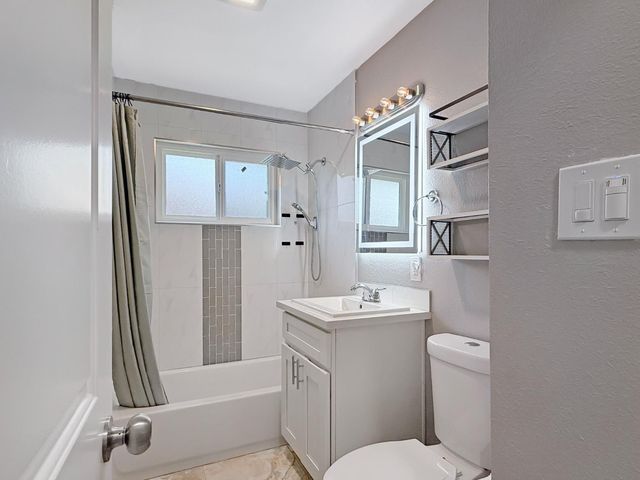 7013 Thomas Dr, North Highlands, CA 95660