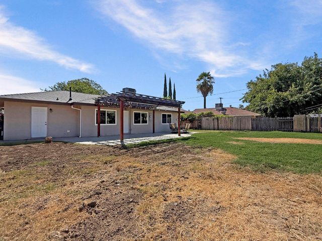 7013 Thomas Dr, North Highlands, CA 95660