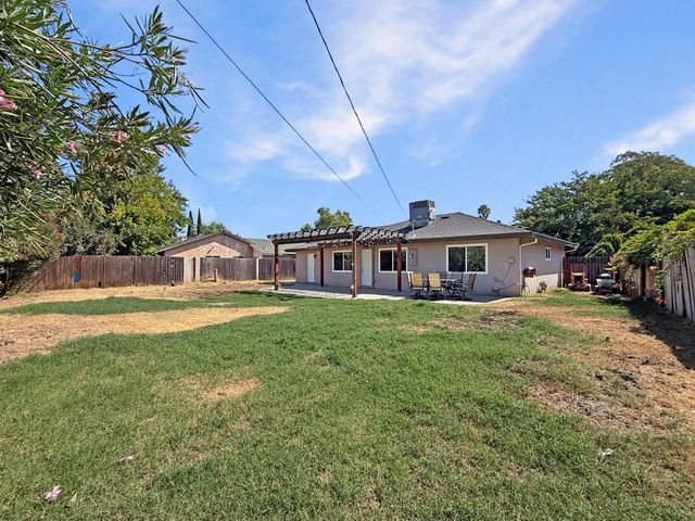 7013 Thomas Dr, North Highlands, CA 95660