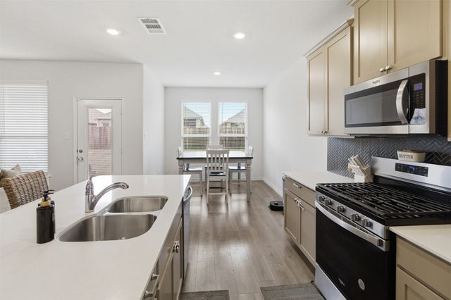 10407 Twisting Springs Drive, Aubrey, TX 76227