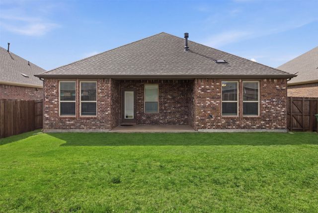 10407 Twisting Springs Drive, Aubrey, TX 76227
