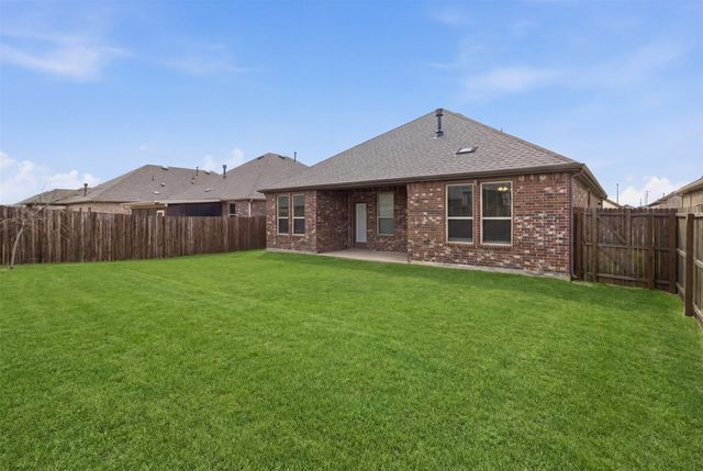 10407 Twisting Springs Drive, Aubrey, TX 76227