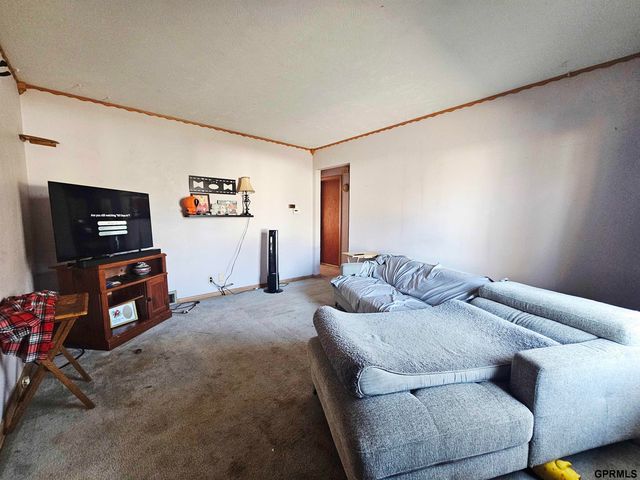 911 Benton Street, Lincoln, NE 68521