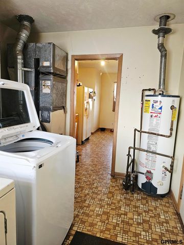 911 Benton Street, Lincoln, NE 68521