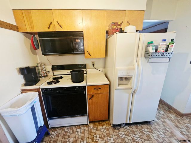 911 Benton Street, Lincoln, NE 68521