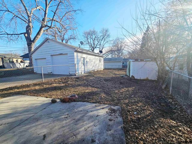 911 Benton Street, Lincoln, NE 68521