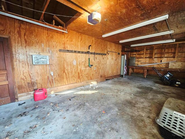 911 Benton Street, Lincoln, NE 68521