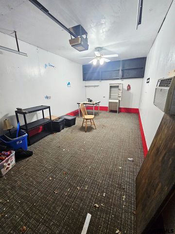 911 Benton Street, Lincoln, NE 68521