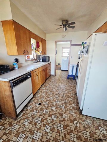 911 Benton Street, Lincoln, NE 68521