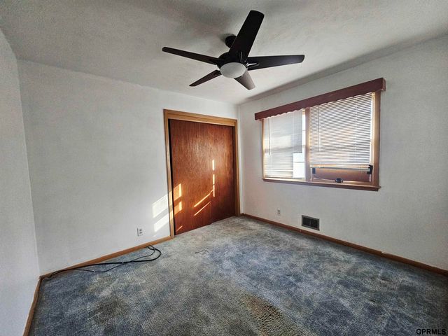 911 Benton Street, Lincoln, NE 68521