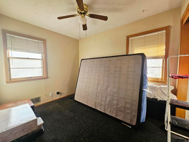 911 Benton Street, Lincoln, NE 68521