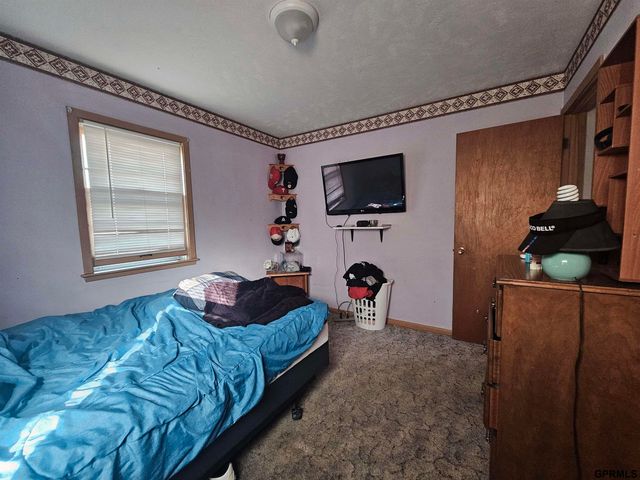 911 Benton Street, Lincoln, NE 68521