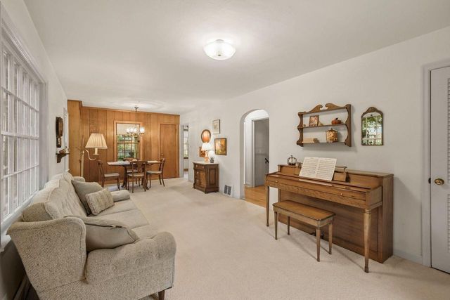 3514 Lucia CREST, Madison, WI 53705