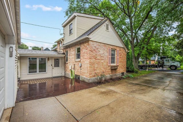 3514 Lucia CREST, Madison, WI 53705