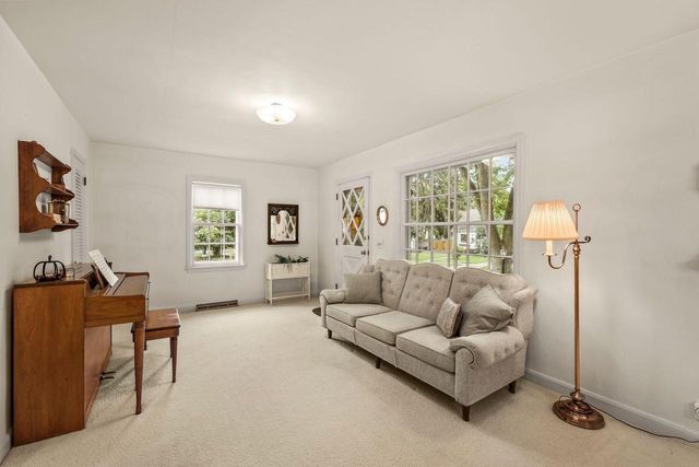 3514 Lucia CREST, Madison, WI 53705