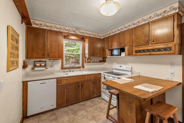 3514 Lucia CREST, Madison, WI 53705