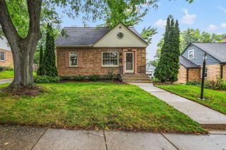 3514 Lucia CREST, Madison, WI 53705