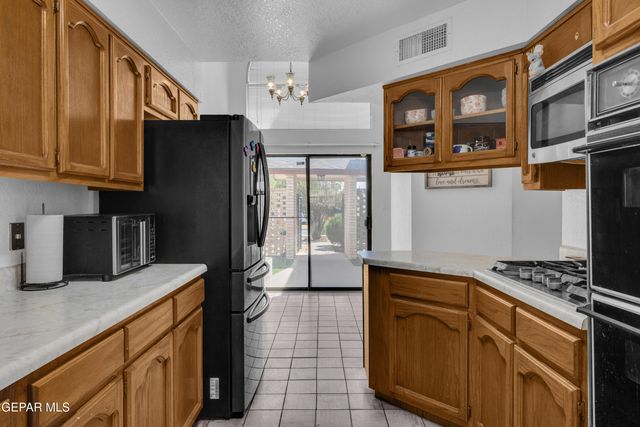 10579 KINROSS Avenue, El Paso, TX 79925