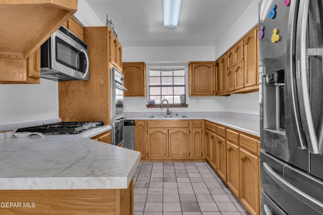 10579 KINROSS Avenue, El Paso, TX 79925