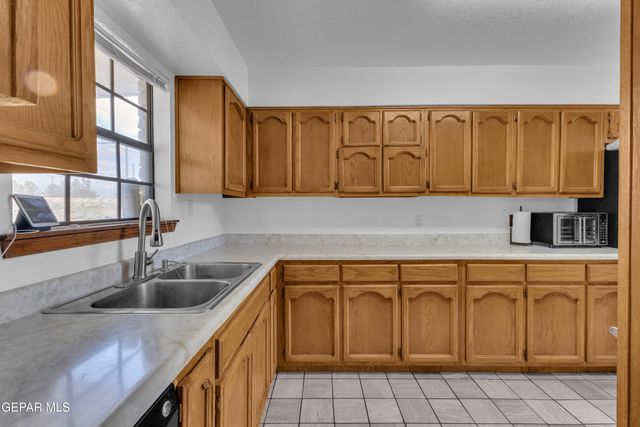 10579 KINROSS Avenue, El Paso, TX 79925
