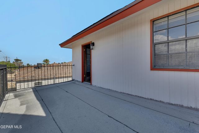 10579 KINROSS Avenue, El Paso, TX 79925
