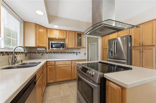 5528 NW Verlin Drive, Kansas City, MO 64152