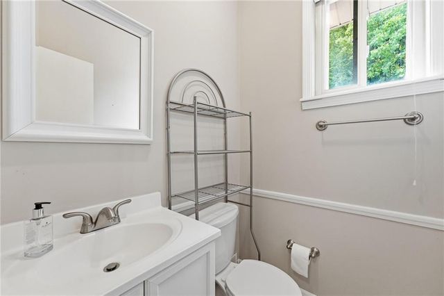 5528 NW Verlin Drive, Kansas City, MO 64152