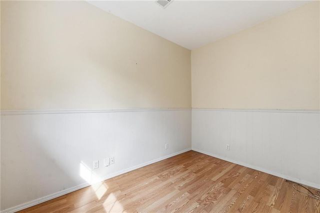 5528 NW Verlin Drive, Kansas City, MO 64152