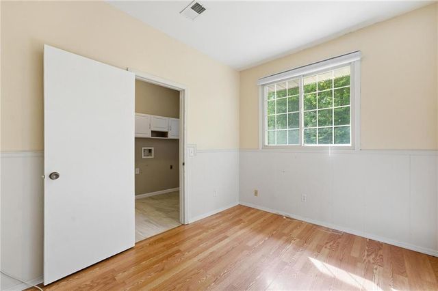 5528 NW Verlin Drive, Kansas City, MO 64152