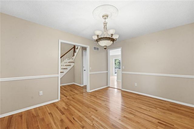 5528 NW Verlin Drive, Kansas City, MO 64152