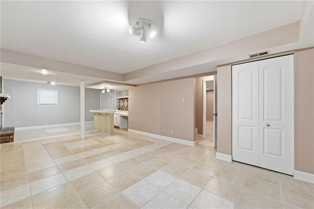 5528 NW Verlin Drive, Kansas City, MO 64152