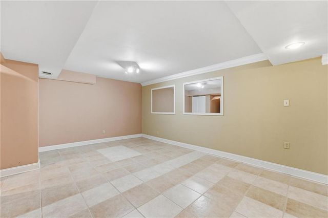 5528 NW Verlin Drive, Kansas City, MO 64152