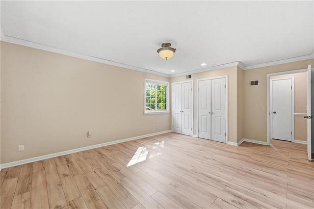 5528 NW Verlin Drive, Kansas City, MO 64152