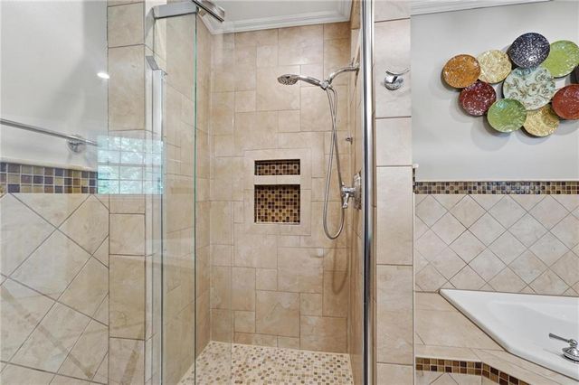 5528 NW Verlin Drive, Kansas City, MO 64152