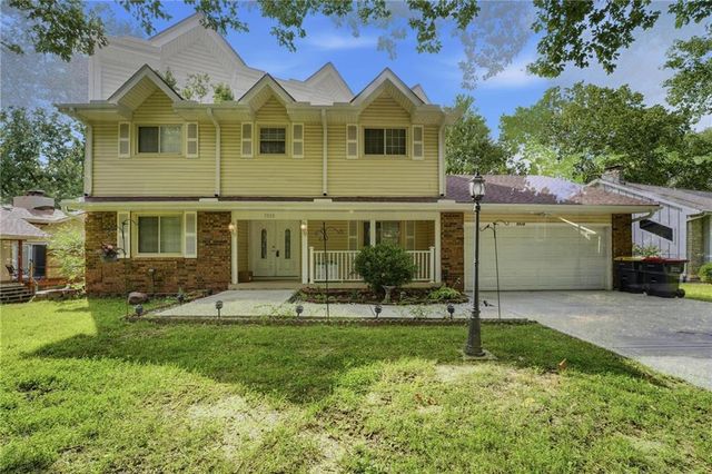 5528 NW Verlin Drive, Kansas City, MO 64152