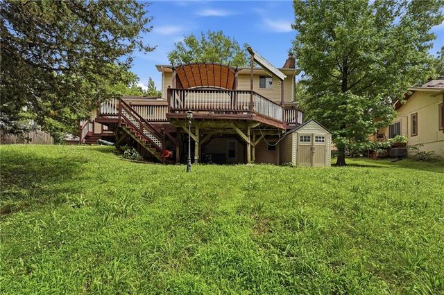 5528 NW Verlin Drive, Kansas City, MO 64152
