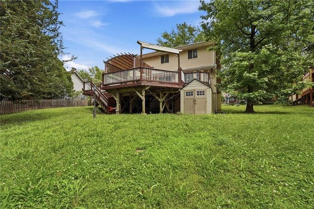 5528 NW Verlin Drive, Kansas City, MO 64152