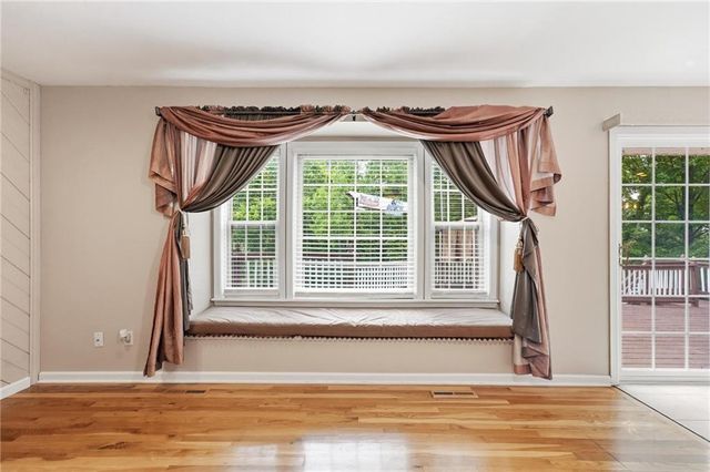 5528 NW Verlin Drive, Kansas City, MO 64152