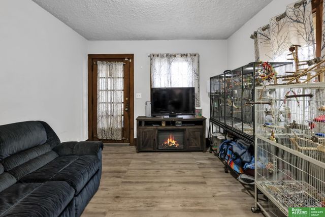 4542 N 41 Street, Omaha, NE 68111