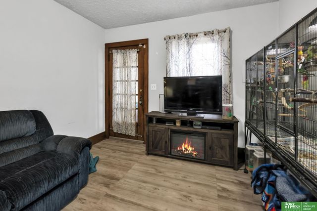 4542 N 41 Street, Omaha, NE 68111