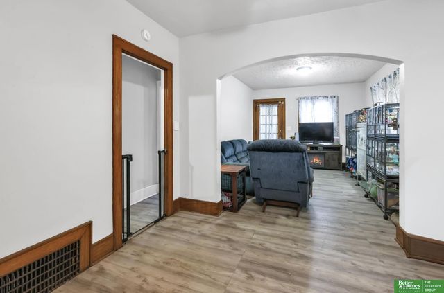 4542 N 41 Street, Omaha, NE 68111