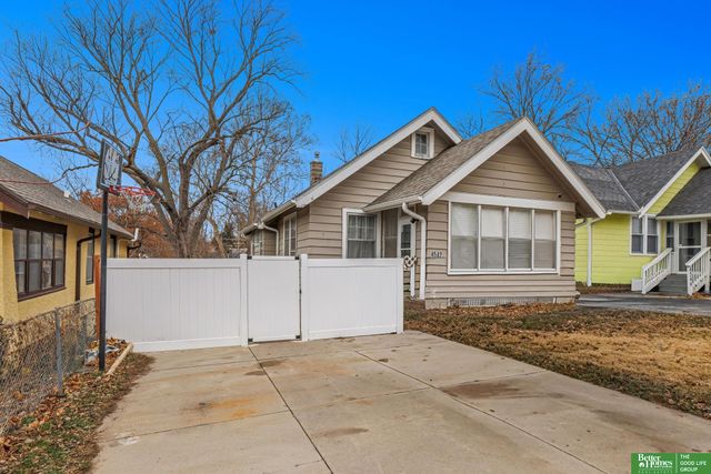 4542 N 41 Street, Omaha, NE 68111