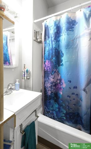 4542 N 41 Street, Omaha, NE 68111