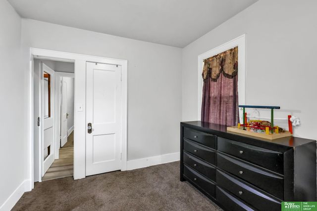 4542 N 41 Street, Omaha, NE 68111