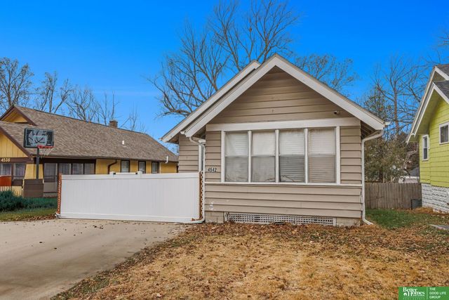 4542 N 41 Street, Omaha, NE 68111