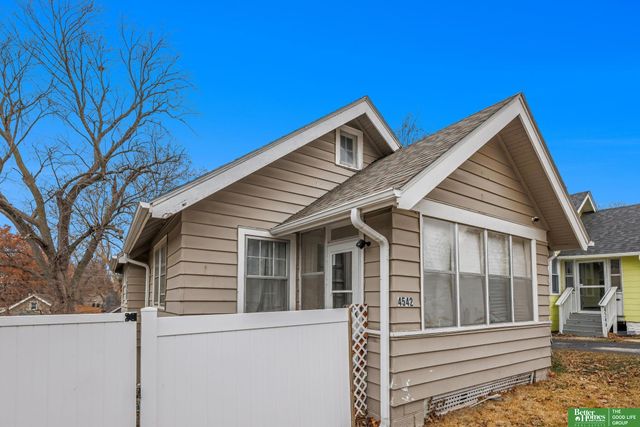 4542 N 41 Street, Omaha, NE 68111