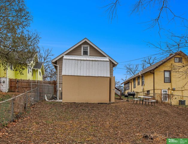 4542 N 41 Street, Omaha, NE 68111