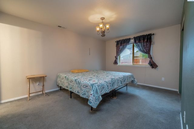 7607 Vendovi, Pasco, WA 99301