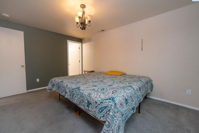 7607 Vendovi, Pasco, WA 99301